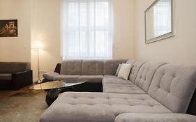 Anna Apartment